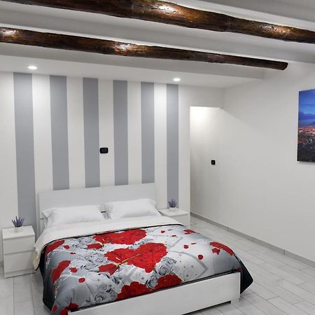 Montesantogroup Holiday House Наполи Екстериор снимка